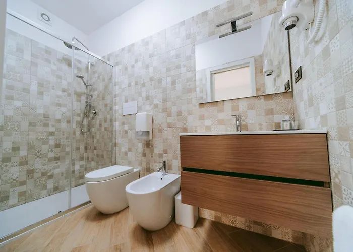 Guest 144 לינה וארוחת בוקר 3*